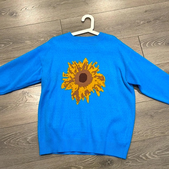 Sweater - Picture 1 of 3